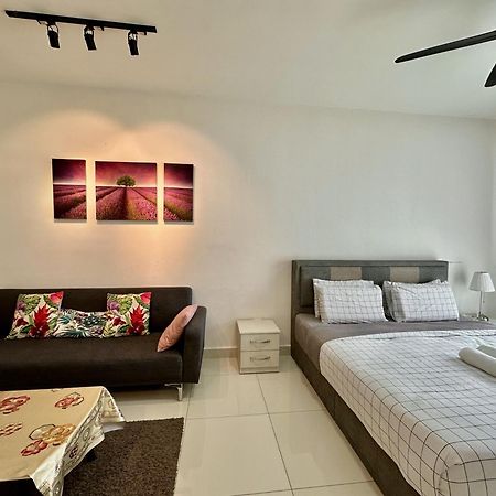 Teega Suites Puteriharbour By Wp Homestay Johor Bahru Exteriör bild
