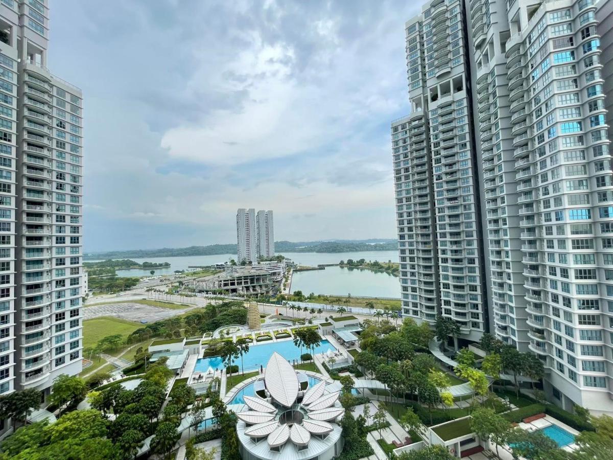 Teega Suites Puteriharbour By Wp Homestay Johor Bahru Exteriör bild