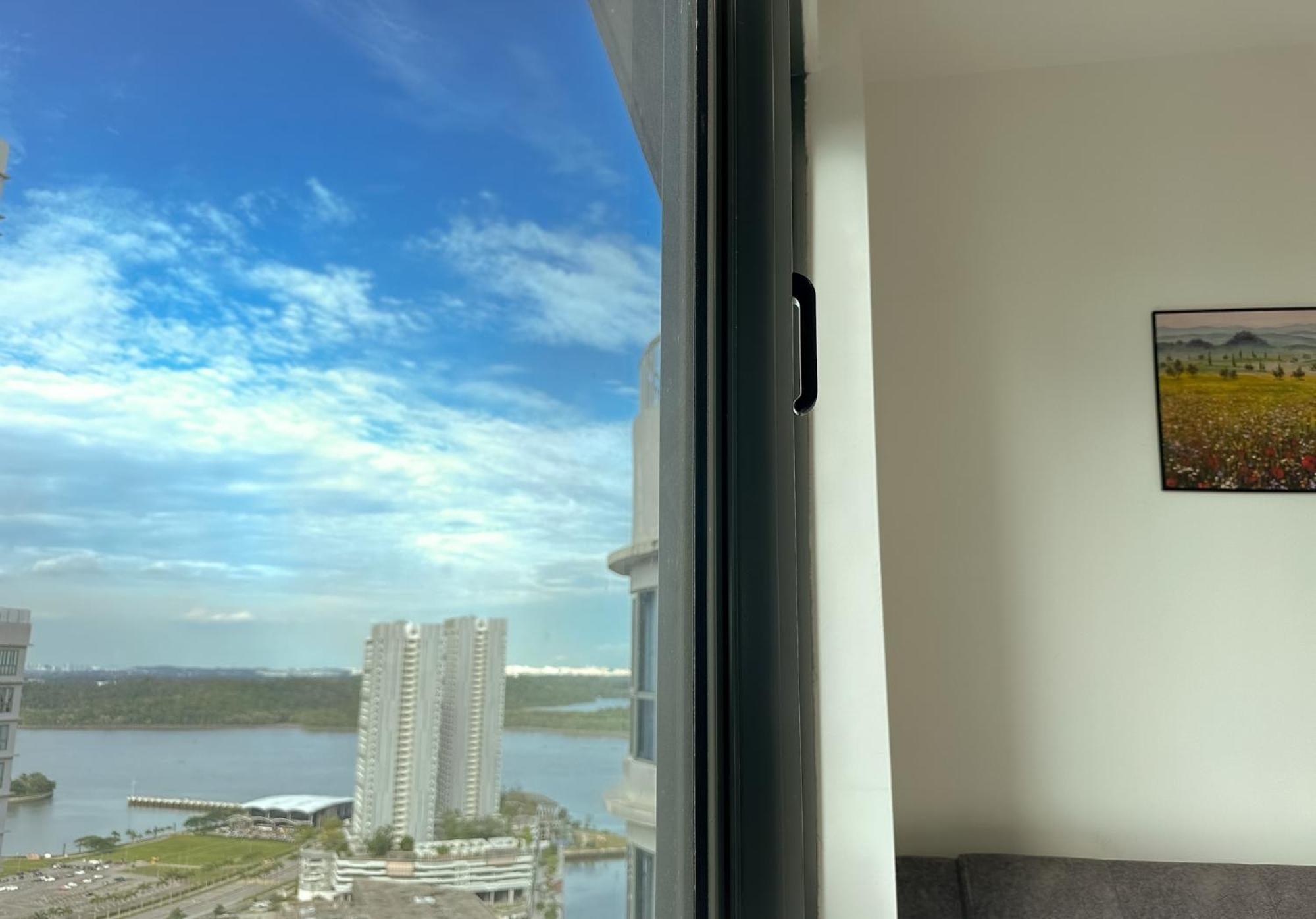 Teega Suites Puteriharbour By Wp Homestay Johor Bahru Rum bild